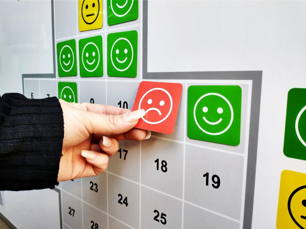 Status indicators with magnets